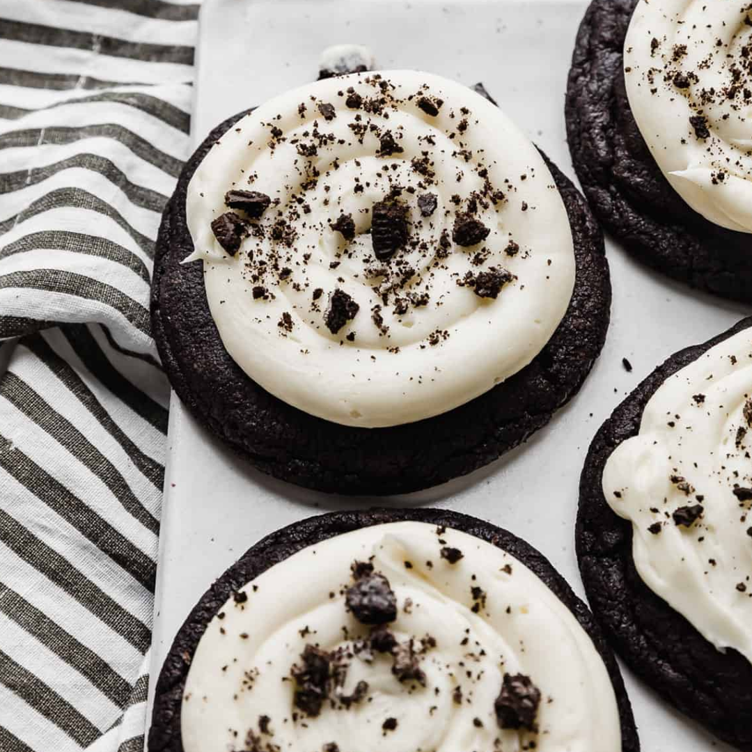 Oreo - Crumbl Capi - Imagen 3